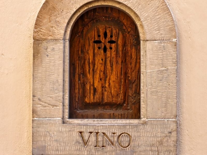 Things to do in Florence_wine window